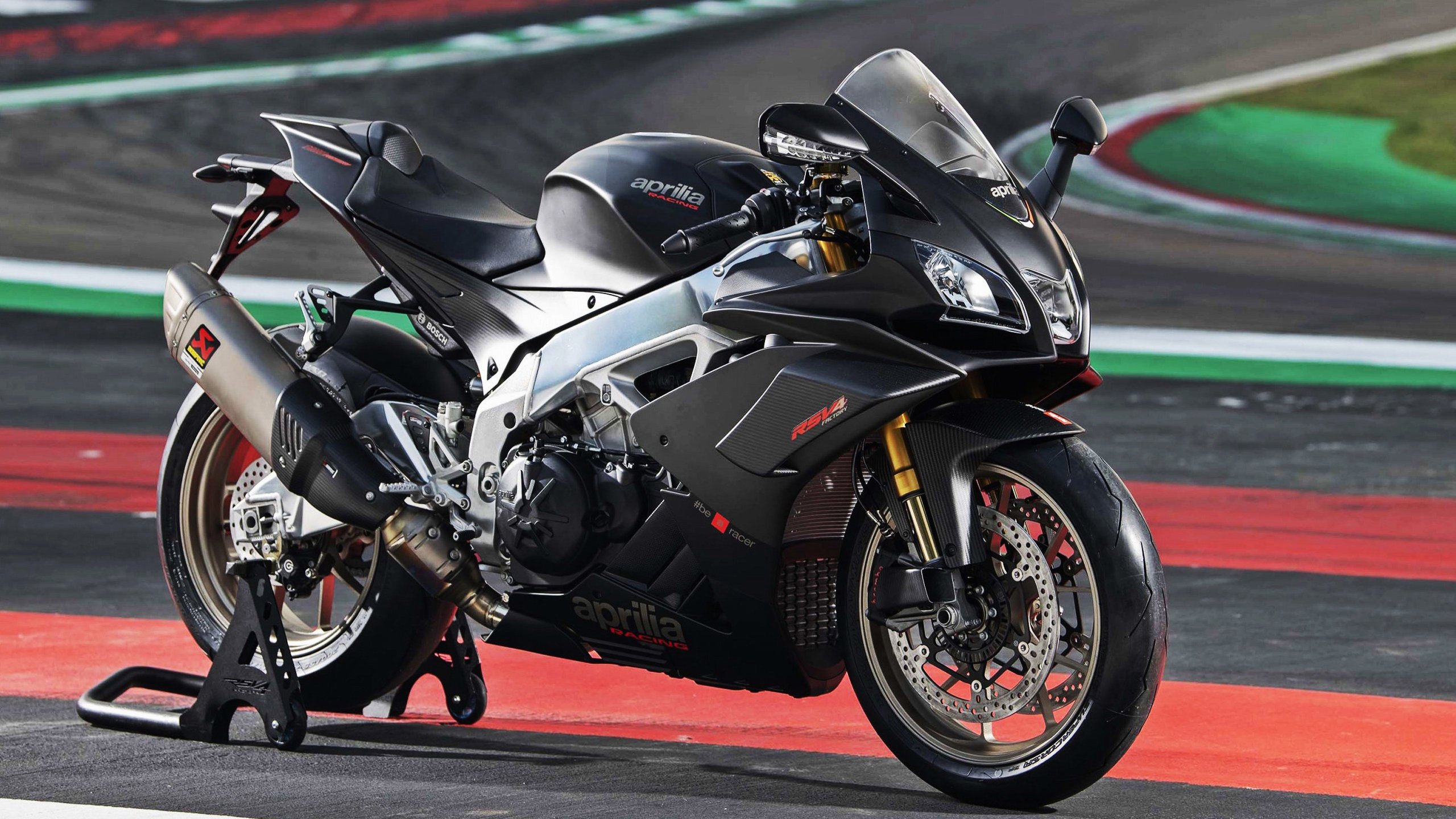 AYX GAMING-《从零到英雄：新手玩家的电竞成长之路》，从0到英雄