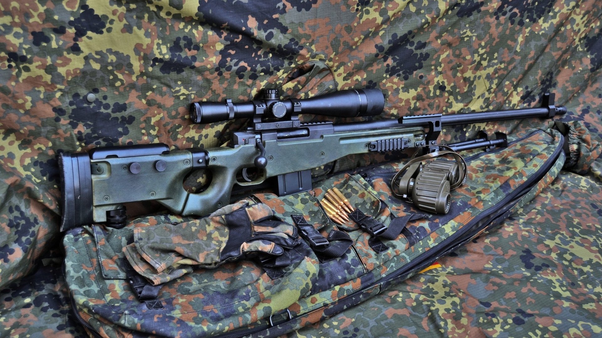 AYX体育官网-_北极冰川自由潜：探索未知极限_，北极冰川走廊在哪