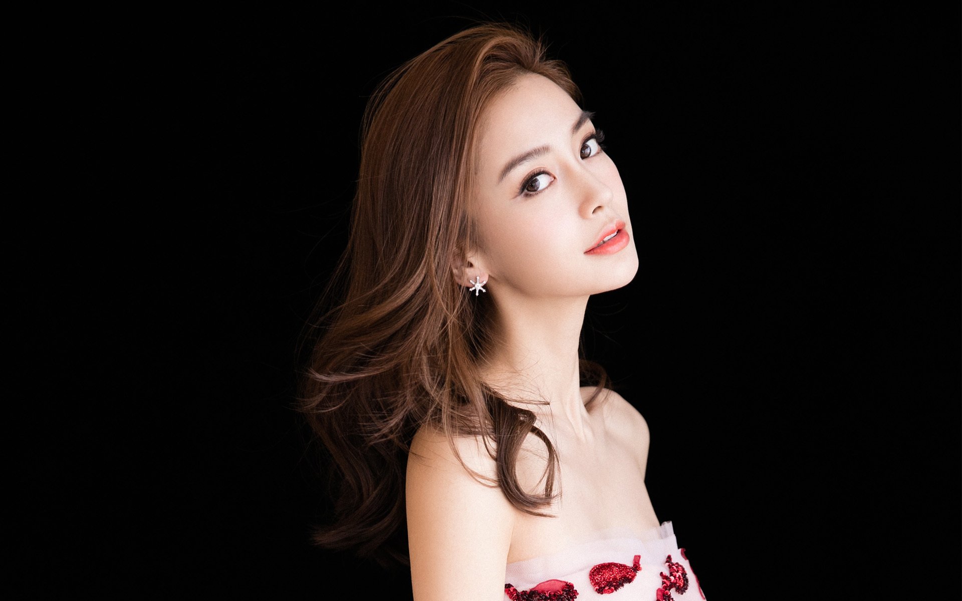 不止于赛场:F1在科技与娱乐结合的新路径,f1赛车科技