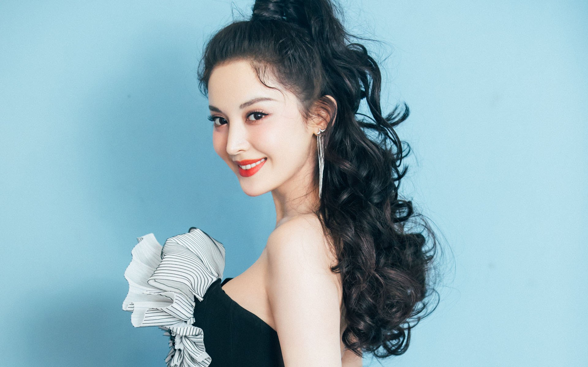 不止于赛场:F1在科技与娱乐结合的新路径,f1赛车科技