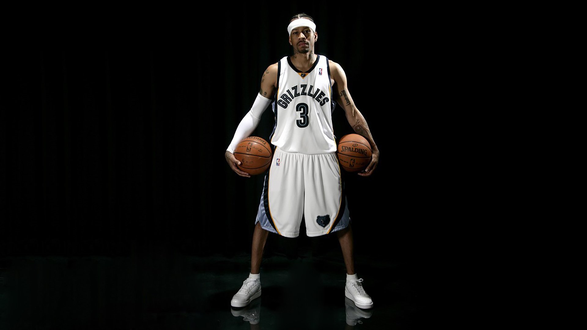 黄蜂球迷参与“设计主场助威动作”比赛，黄蜂球队