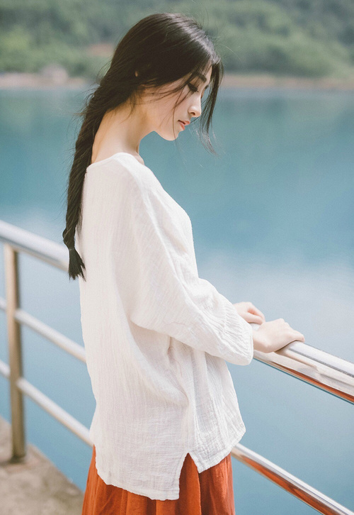 爱游戏平台-湖人力克凯尔特人，季后赛首轮中詹姆斯连续抢断建功，湖人大战凯尔特人抢七