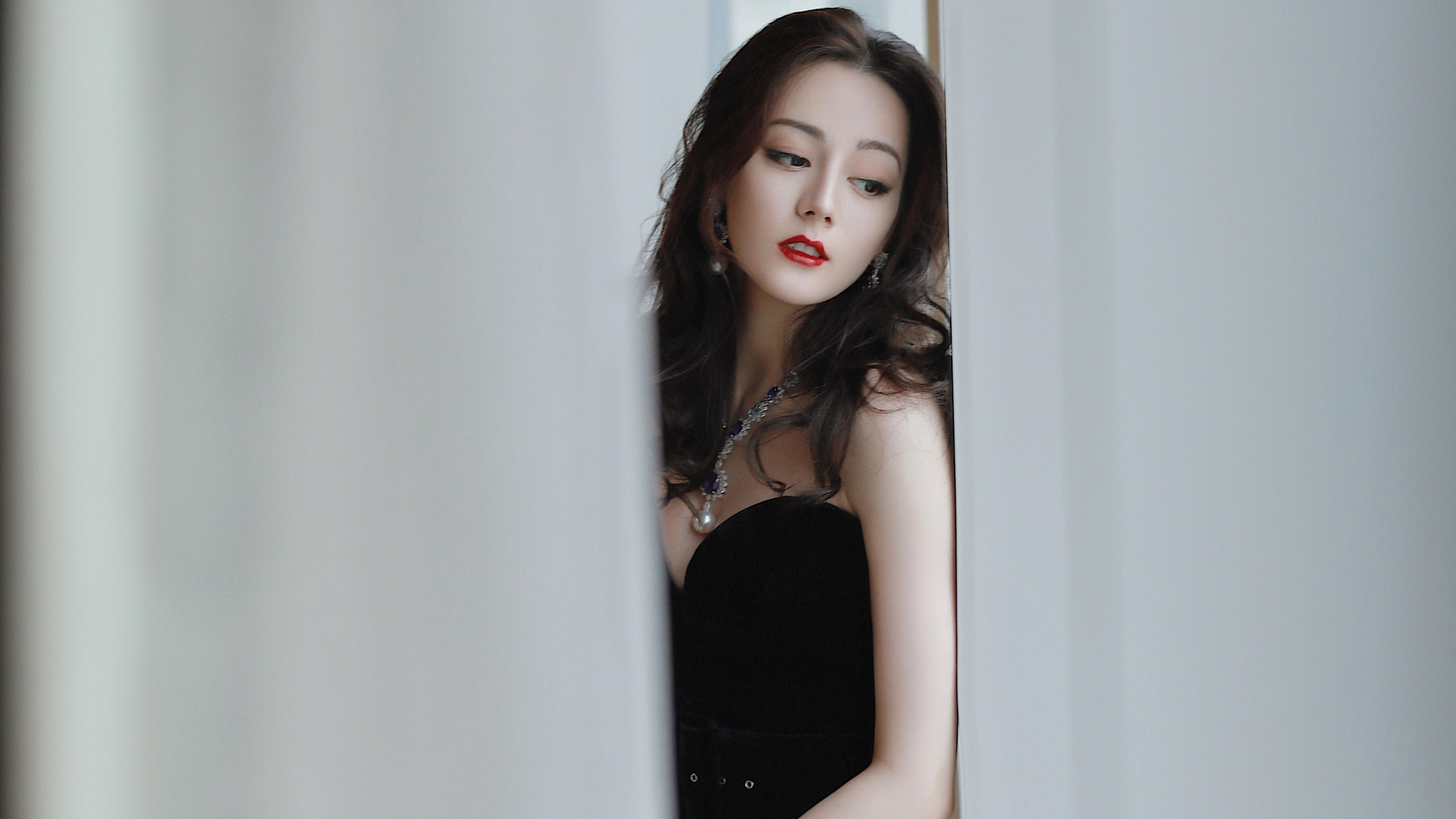 爱游戏-五大联赛本土与外援阵容比例变化对打法塑造作用，五大联赛允许几名外援