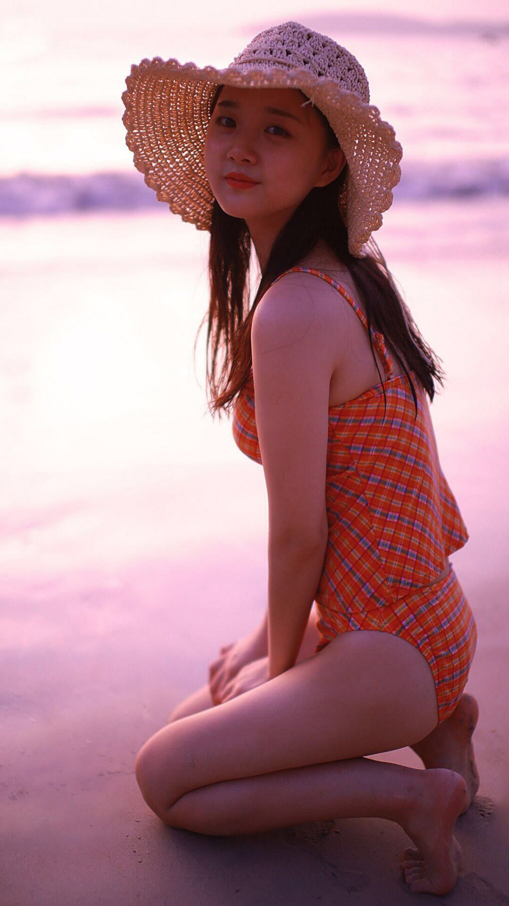 亚洲杯国足平局 球迷呼吁保持稳定心态，媒体评国足亚洲杯