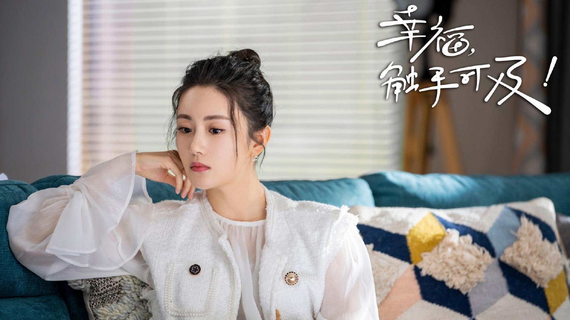 社会影响:足球赛事对城市发展的推动作用,足球反映社会