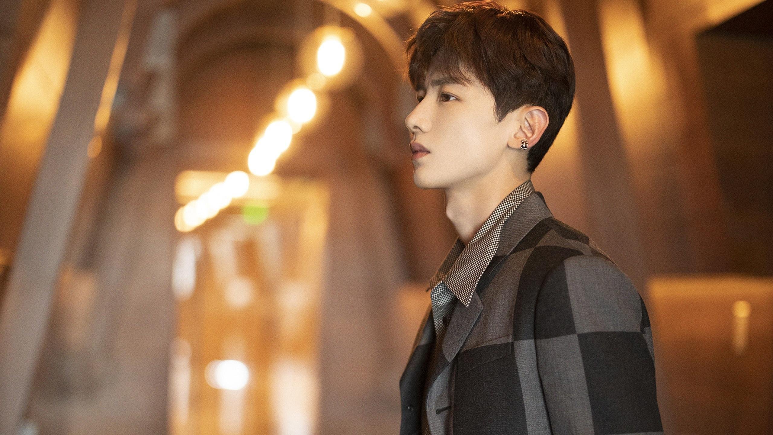 -恩比德转身跳投多次命中难以防守，恩比德经典动作