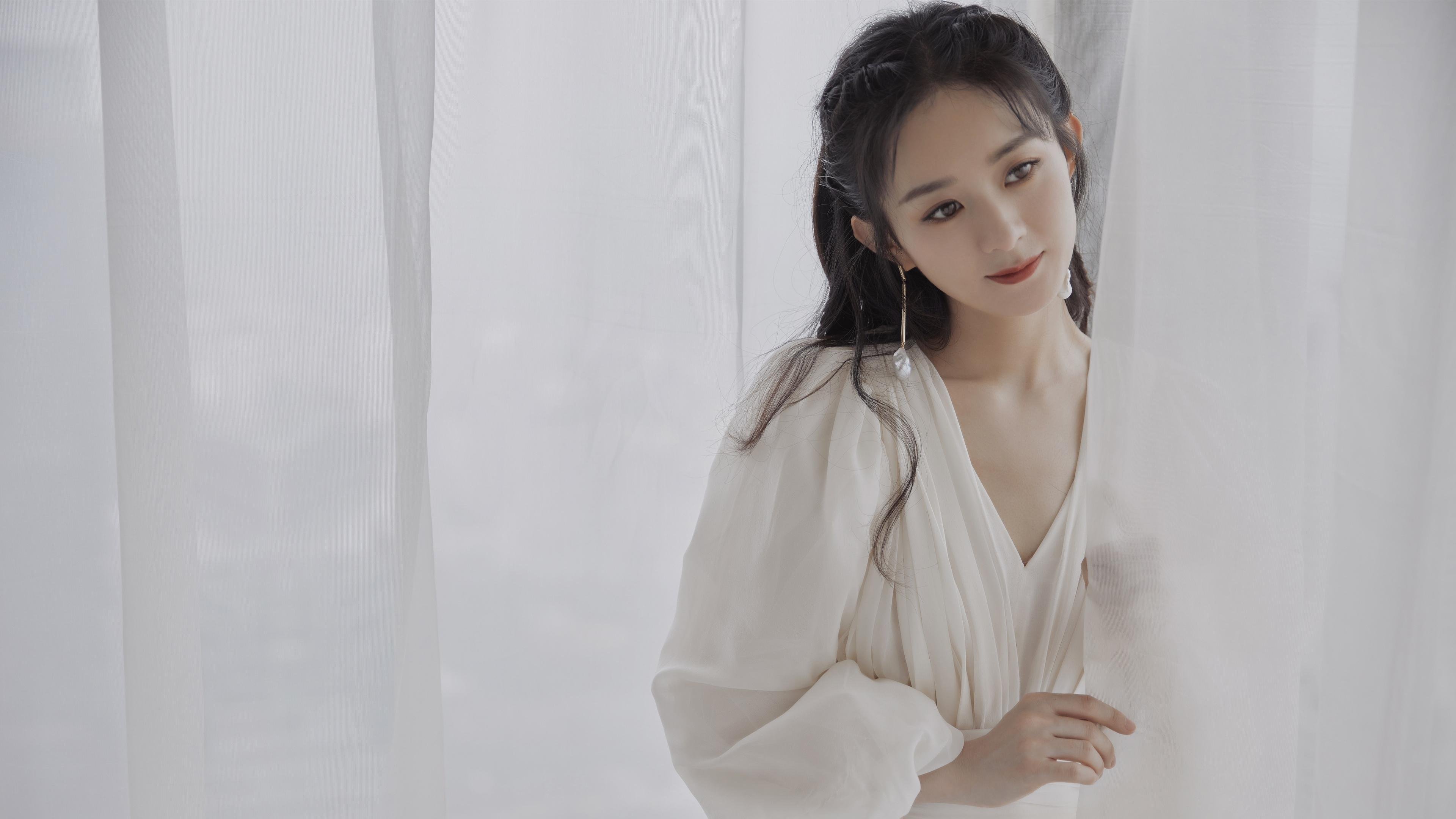 西甲焦点战:皇马主场大战巴萨争夺榜首,皇马对战巴萨