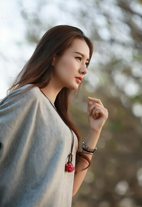 足球运动员公益事业频繁，传递体育正能量，业余足球运动员